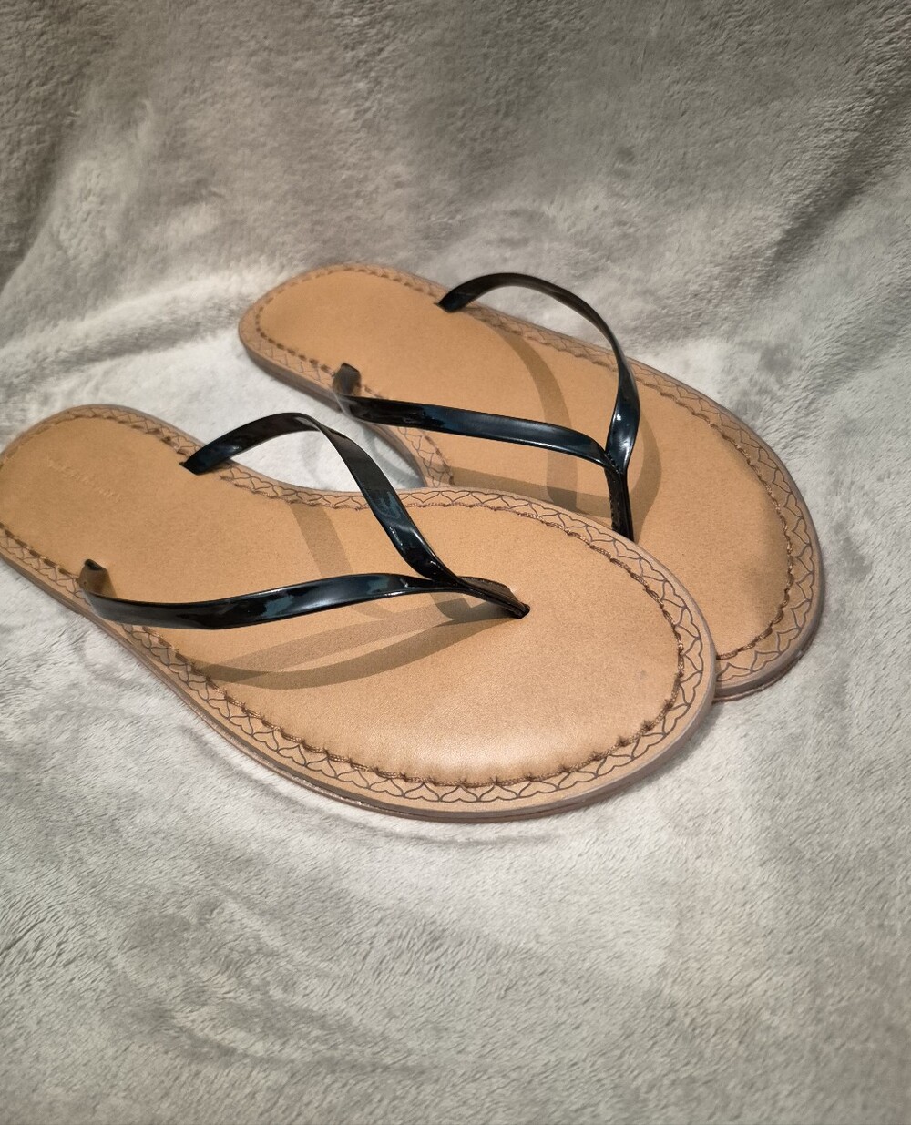 Vineyard Vines Leather Flip Flops Size 10